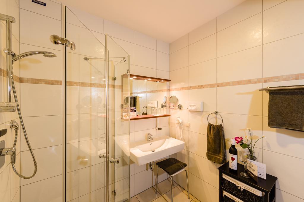 Hotel Domittner เคลิช ภายนอก รูปภาพ